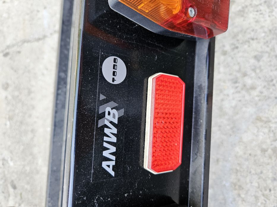 Suport pentru 2 biciclete ANWB se monteaza pe nuca de la carligul de r