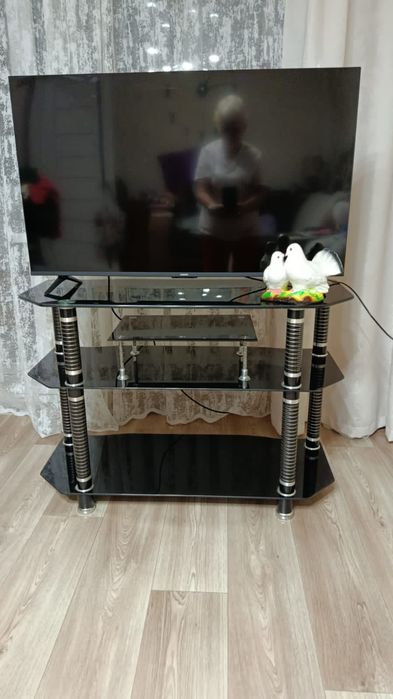 Продам тумбочку под тв