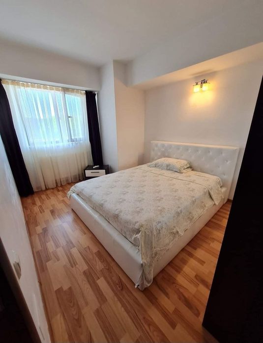 Vand apartament 3 camere