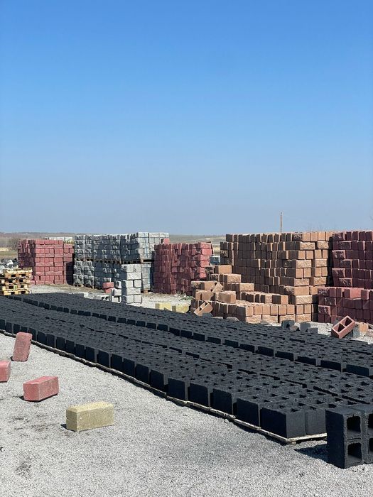 Строительный прессованный шлакоблок!