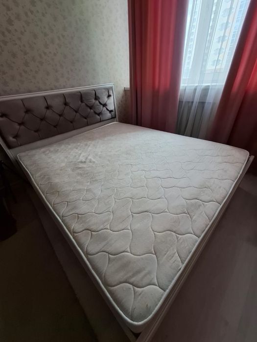 Кровать с матрасом — продаётся