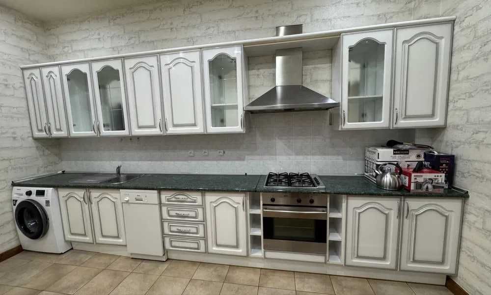 Сдам евро квартиру на Чехова попугайчик