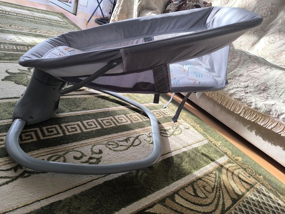 Детский шезлон-электро качалка для малышей