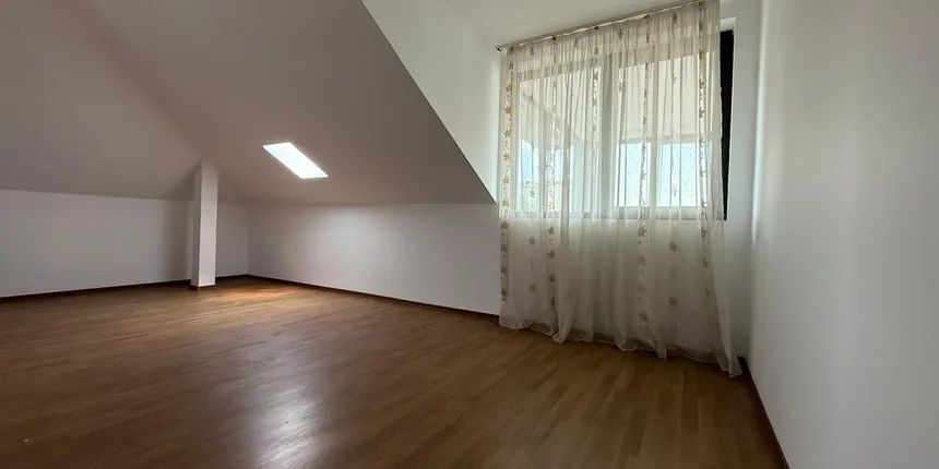 CASA/vila de vanzare Targoviste