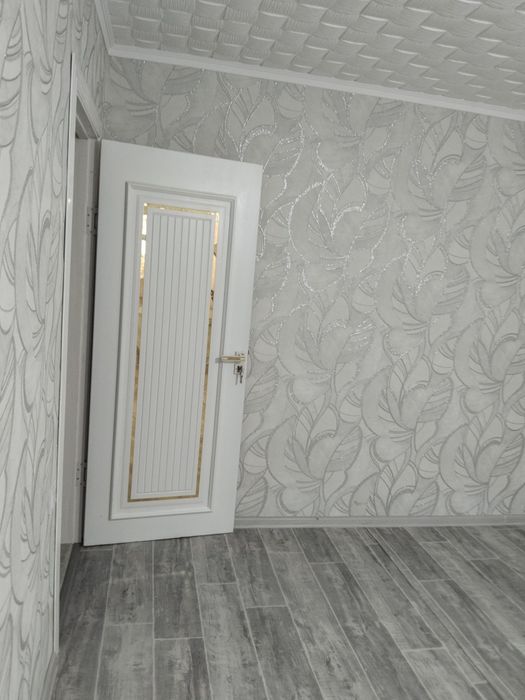 Собственник. Продам 2 комнатную с отличным ремонтом. В янгиюле. (АЗС)