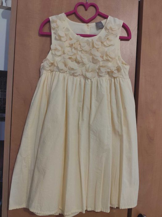 Детска рокля в жълто 134 см