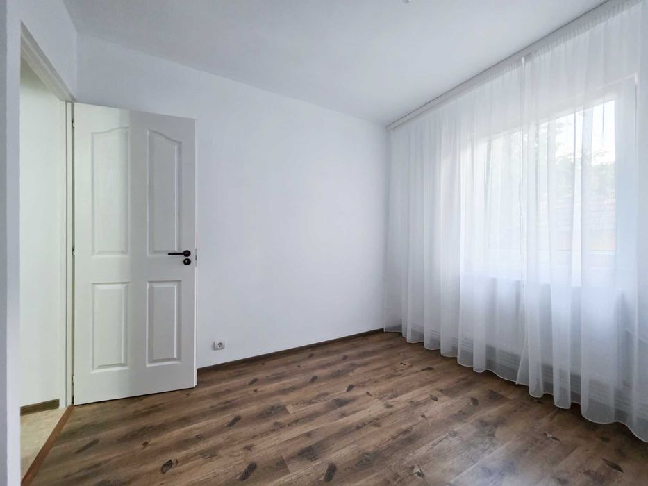 Vand apartament 2 camere, parter, in Deva.