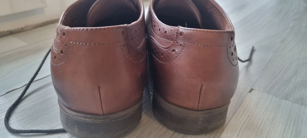 Pantofi din piele maro