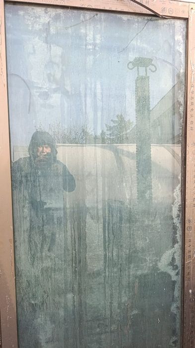 Двери пластиковые со стеклом .