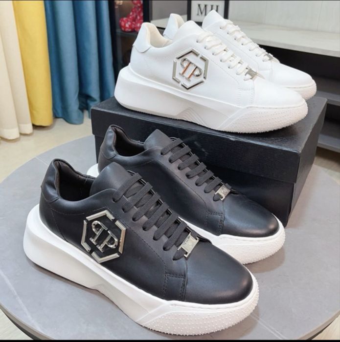 Model •PHILIPP PLEIN Godzilla Runner •MARIME •42