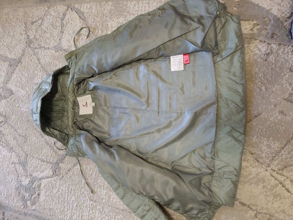 Продам куртку. Размер S (40-42)