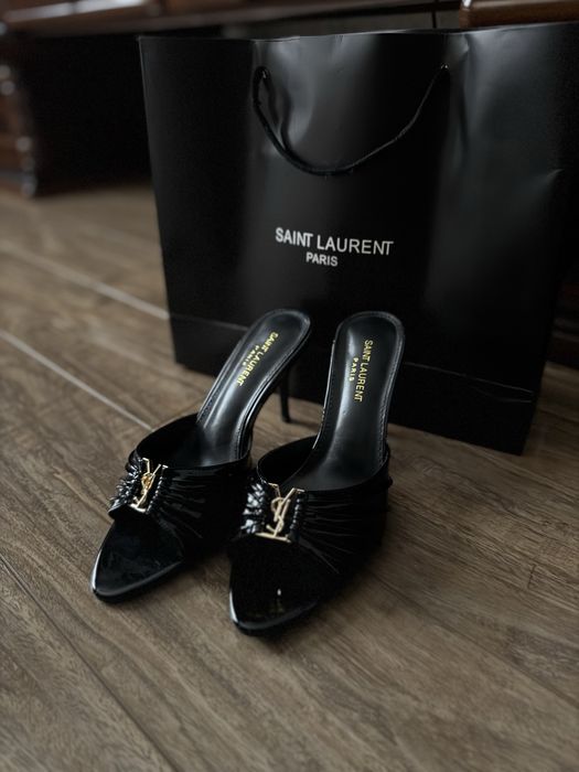 Мюли новые Yves Saint Laurent
