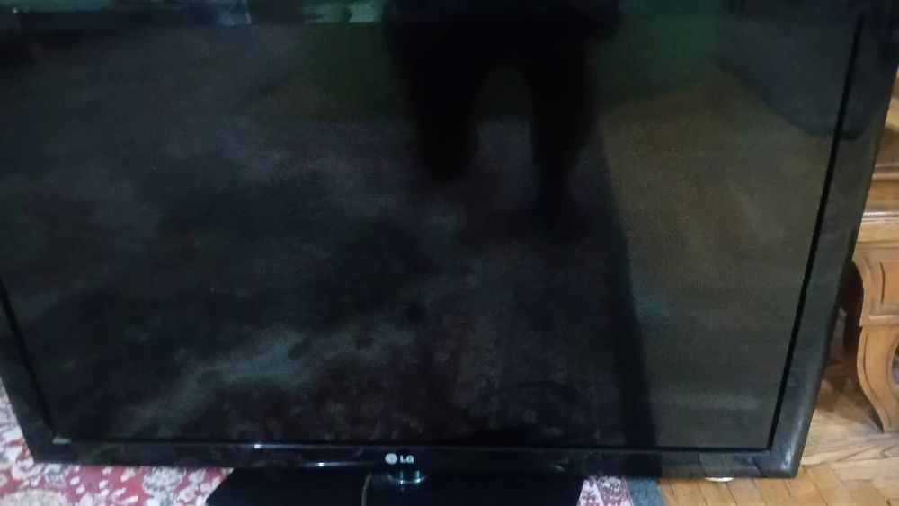 Продам плазменный телевизор LG