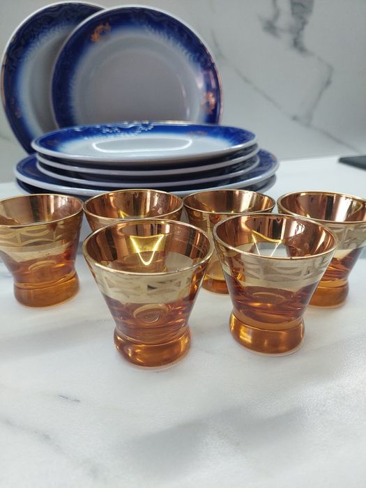 Пасуда  тарелки и рюмочки