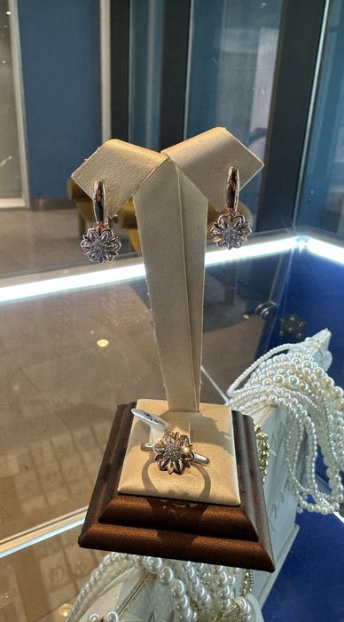 Продаю стильный комплекы:серьги + кольцо