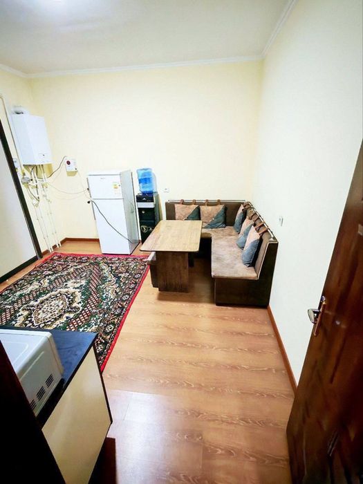 2 Xonali Uy Sotiladi