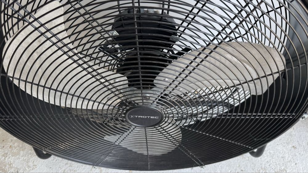 Ventilator de podea profesional Trotek . Defect