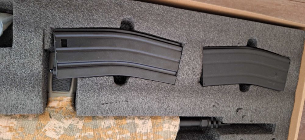 Пълен комплект еърсофт Arcturus AR15 с Umarex RDS 6 airsoft реплика