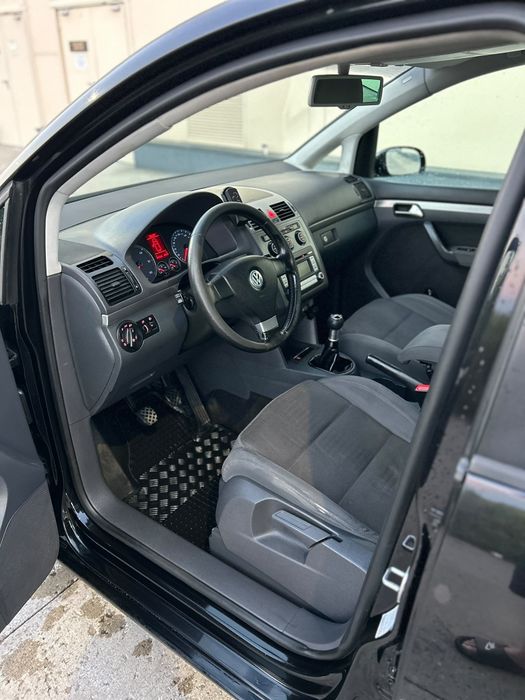 VW - Touran 2.0 D