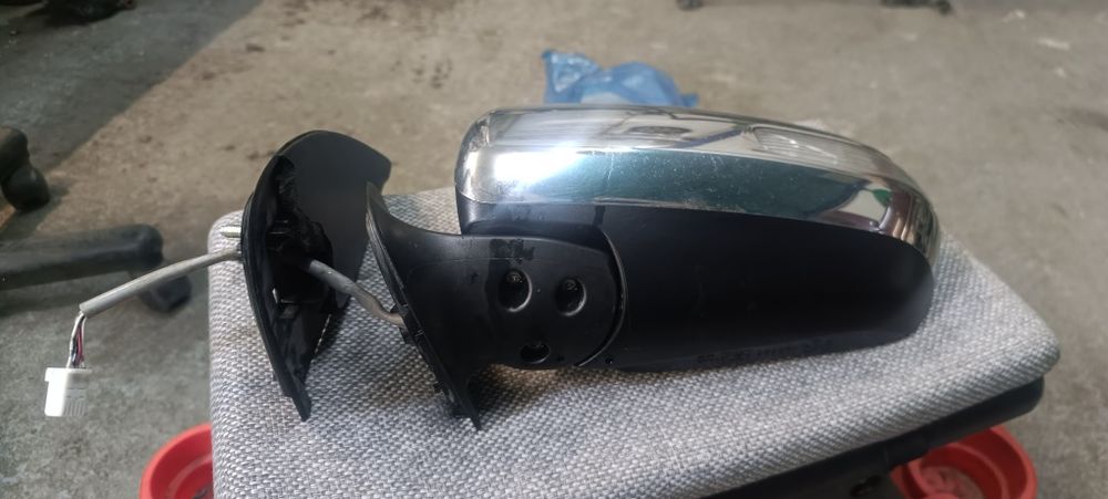 Тойота Хайлюкс зеркало левое