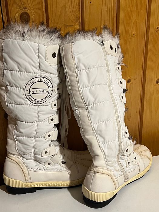 Спортно-елегантни дамски ботуши