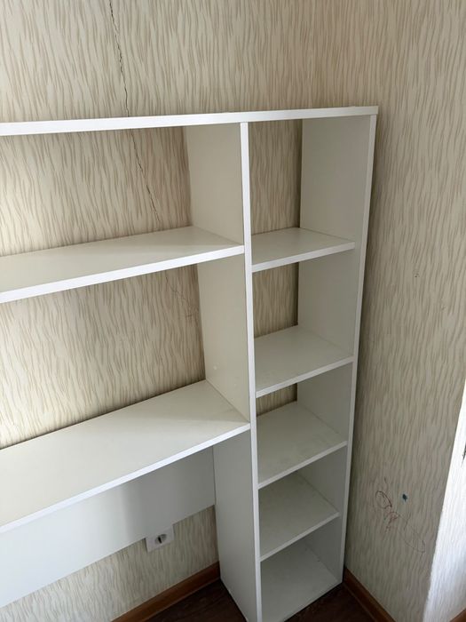 Продам шкаф книжный