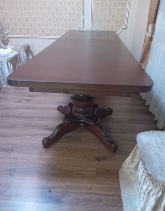 Срочно продается стол из дуба