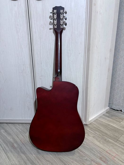 Гитара yamaha...