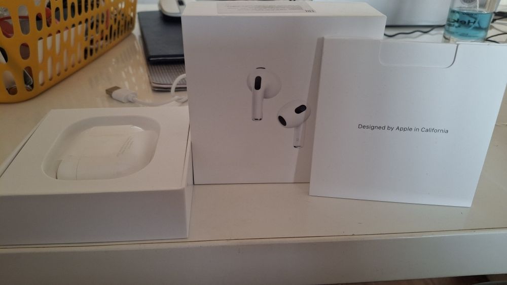 Airpods 3 в идеальном состоянии
