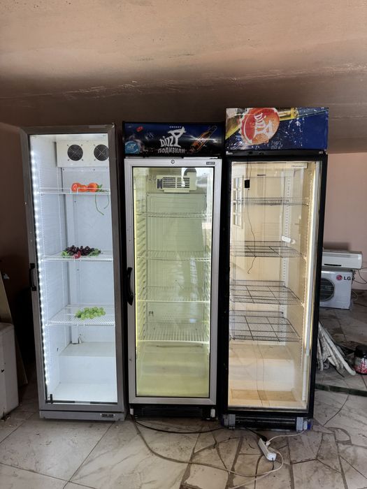 Продаю витринный холодильники