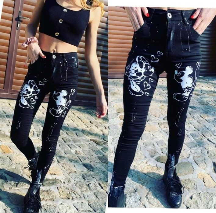 Нови! Слим дънки с апликация Дисни