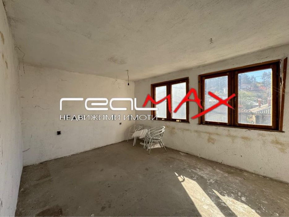 Продава се Етаж от къща в Казанлък - 120 кв.м за 531 €/кв.м - Снимка #2