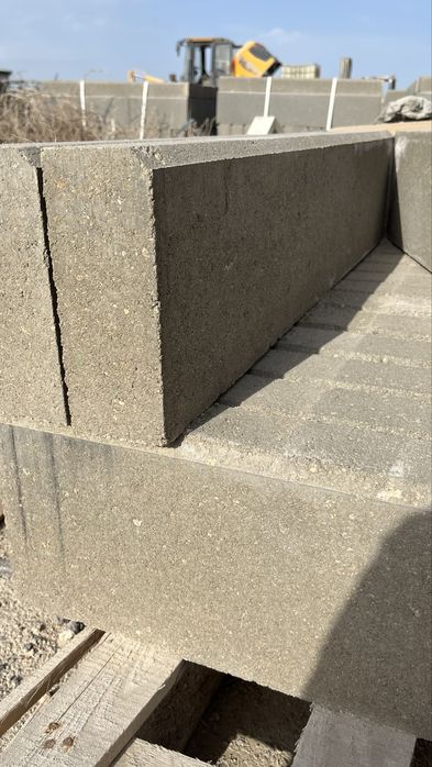 Поребрик, вибропрессованный поребрик