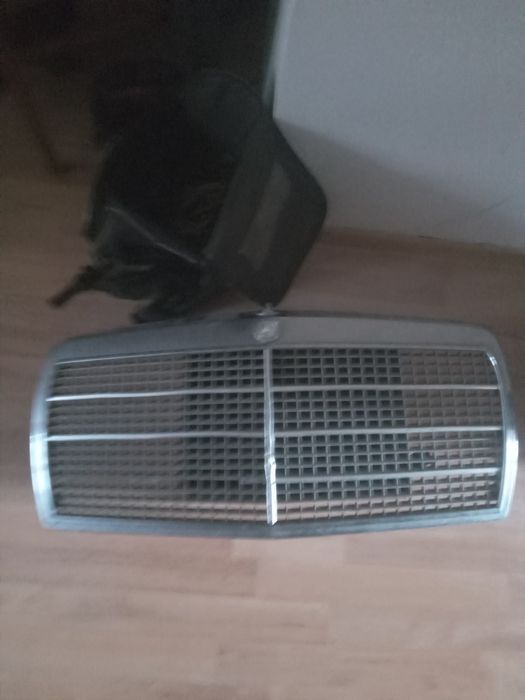 Продам фары,решетка 126 мерседес