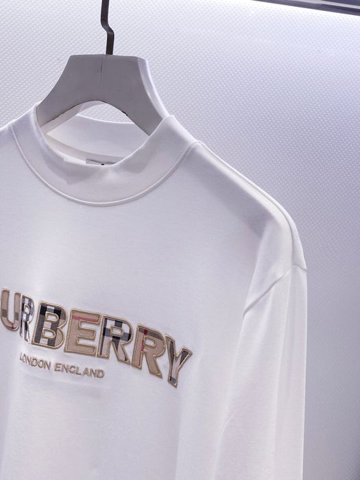 Bluza Burberry , calitate premium , pe comanda , noua , M