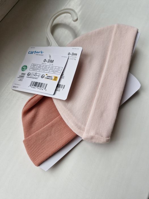 Комплект шапочек и носочков