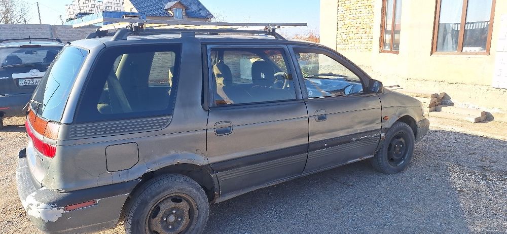 Митсубиси Спейс Вагон