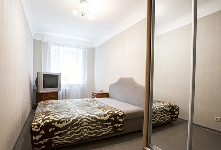 Сарыарка 11-Кенесары,  2ч 2000