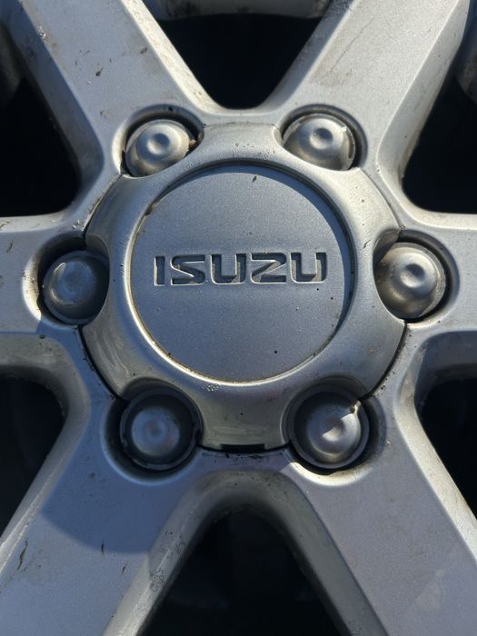 Алуминиеви джанти Isuzu 6 x 139,7 с гуми 245/70/16