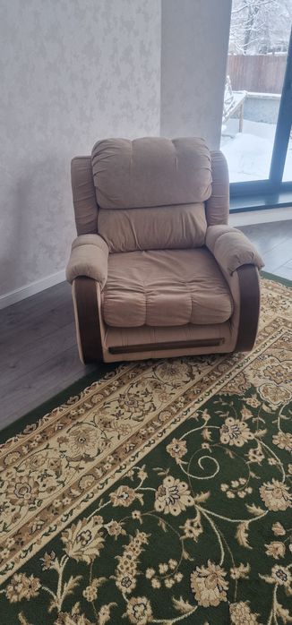 Продам диван в хорошем состоянии