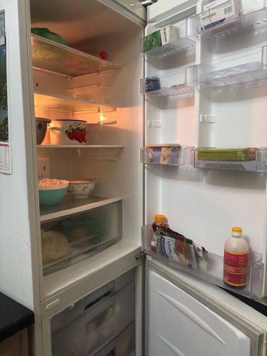 Холодильник LG белый