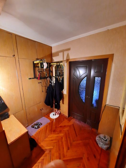 1ком в 2 ком. Продам метро (хамза-новза) срочно рядом золотой центр