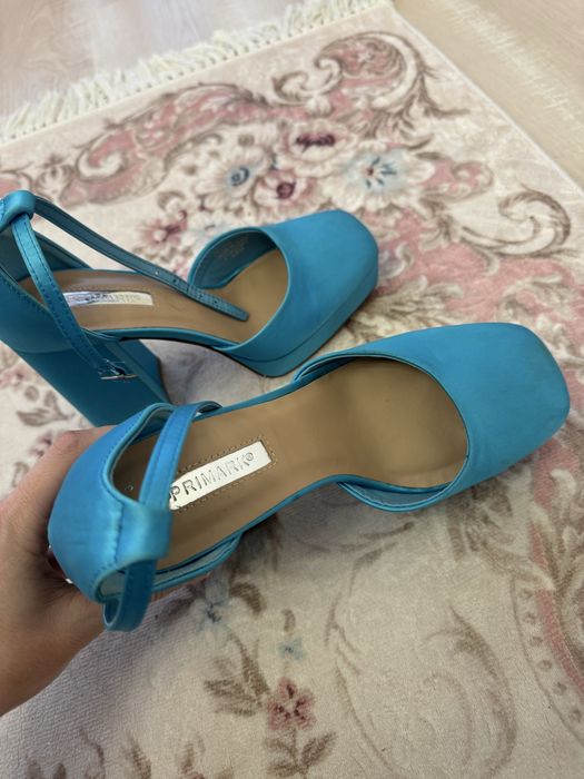 Ефектни тюркоазени токчета PRIMARK – обувани само веднъж! Като нови