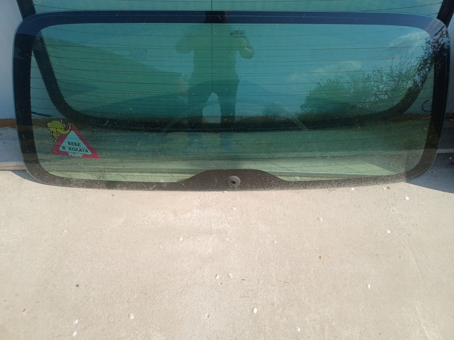 Задно стъкло за ситроен берлинго и пежо партнер