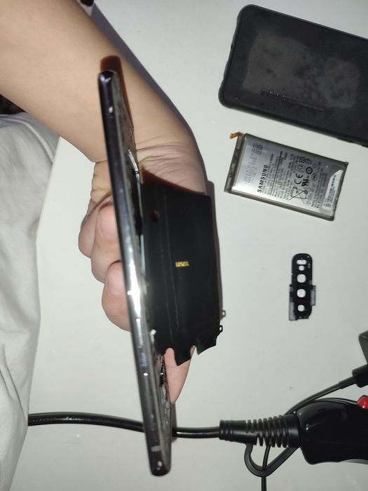 samsung galaxy s10 Телефон упал в воду.