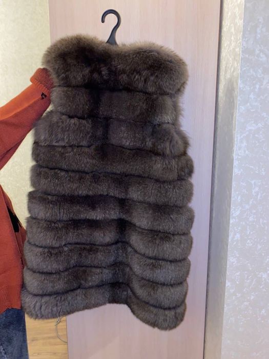 Меховой жилет из песца