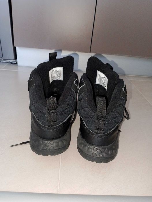Зимни обувки Nike, номер 37.5