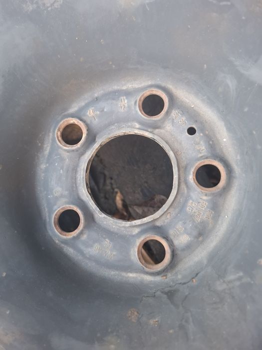 Vand 4 jante R 15 vw polo nu au defecte