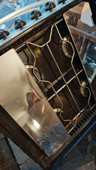 Готварска печка с котлони за каравана Country leisure - caprice 2020