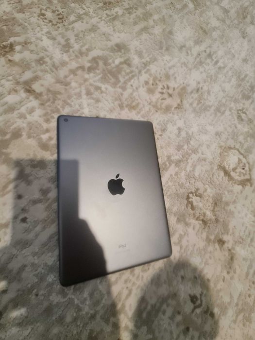 iPad 8th Gen - 128GB -